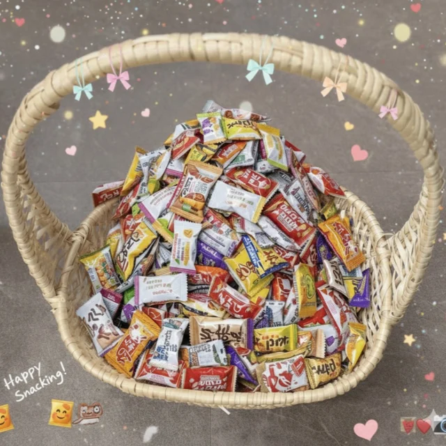 ＼ママの笑顔は、子供の笑顔！お菓子プレゼント中🍭✨／

「今日のごはんは、ちょっと楽して美味しいもの食べたいな…」 そんなお母さん、お父さん！毎日お疲れ様です✨

ベトナムデリ珈琲 瀬戸本店は、頑張るパパ・ママと、元気な子供たちの味方です！ 今、お店に来てくれたキッズには、ワクワクが詰まった**【お菓子プレゼント】**を実施中🎁

カゴいっぱいのキラキラしたお菓子を前に、 「どれにしようかな〜？」と目を輝かせる子供たちの姿は、見てるだけで幸せな気持ちになりますよね😊 （1人1個、あめ・ラムネなら2個選べるよ！）

実は、当店のマネージャー坂本は「かけはしこども食堂」の代表も務める、いわば**「地域の子育て応援団長」**！💪 「子どものスマホやゲームの影響」についての講演も行うなど、子供たちの健やかな成長を心から願っています。

美味しいベトナム料理でママがリフレッシュして、 お菓子をゲットして子供たちがニコニコになれば、 今日の帰道はきっといつもよりハッピーになるはず🌈

「ちょっとお喋りしたいな」「子供の話を聞いてほしいな」 そんな時も、ぜひお気軽にお声がけくださいね。

スタッフ一同、家族みんなの笑顔に会えるのを楽しみに待っています！✨

⚠️ 大切なお知らせ ※お菓子のアレルギー対応については責任を負いかねますので、必ず保護者様がご確認をお願いいたします。

#ベトナムデリ珈琲 #瀬戸本店 #瀬戸ランチ #子連れカフェ #愛知ママ #瀬戸市ママ #自分へのご褒美ランチ #こども食堂 #かけはしこども食堂 #お菓子プレゼント #子供の笑顔 #地域密着 #ベトナム料理 #瀬戸カフェ